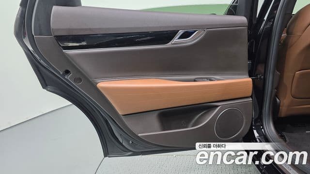 Genesis G80 2022 — Şəkil 29/32
