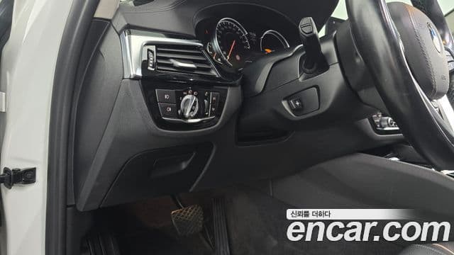 BMW 5 Series 2018 — Şəkil 19/20