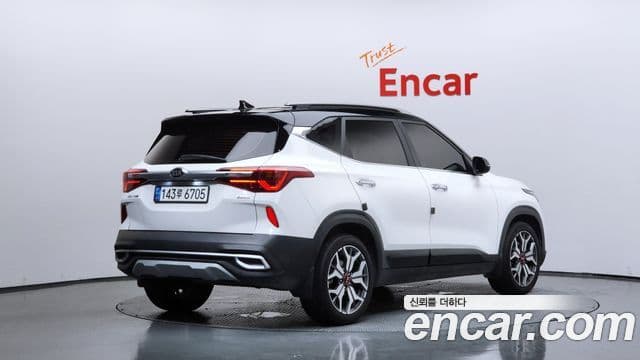 Kia Seltos 2021 — ფოტო 2/20