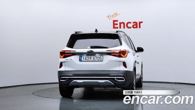 Kia Seltos 2021 — ფოტო 4/20