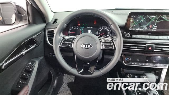 Kia Seltos 2021 — ფოტო 13/20