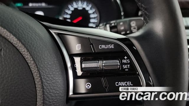 Kia Seltos 2021 — ფოტო 16/20