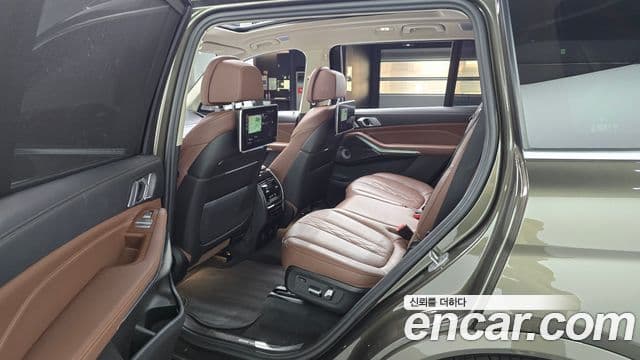 BMW X7 2022 — Фото 12/20