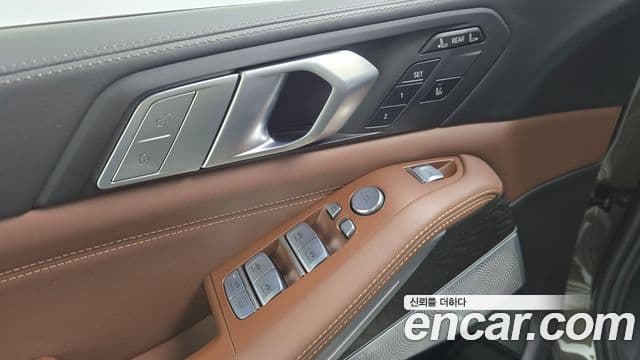 BMW X7 2022 — Photo 30/31