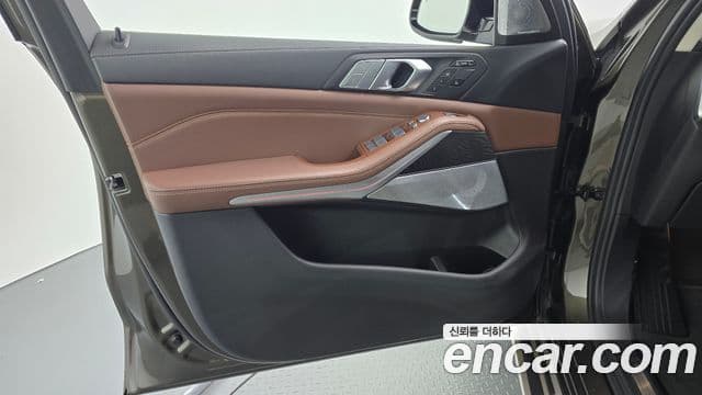 BMW X7 2022 — Photo 29/31