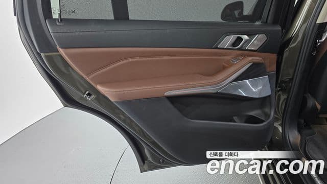 BMW X7 2022 — Photo 13/31