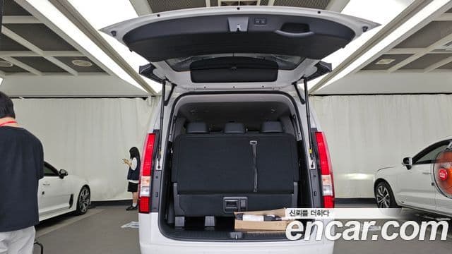 Hyundai Staria 2025 — ფოტო 20/20