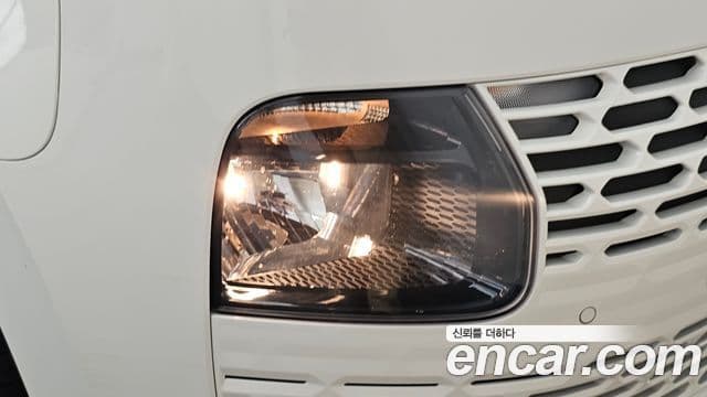 Hyundai Staria 2025 — Photo 29/35