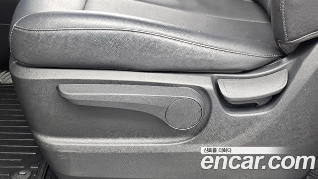 Hyundai Staria 2025 — Photo 26/35