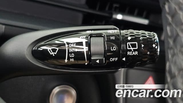 Hyundai Staria 2025 — Photo 31/35