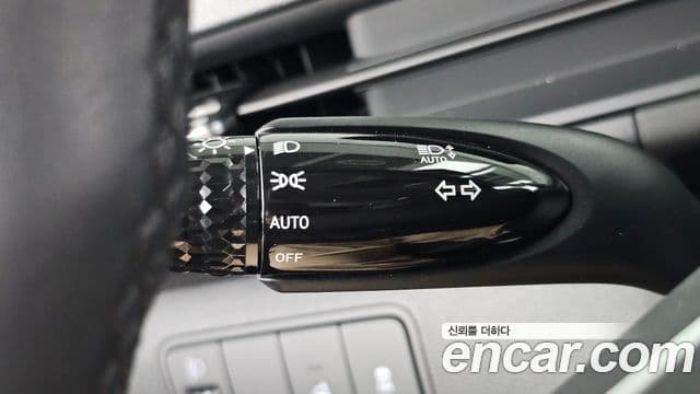 Hyundai Staria 2025 — Photo 30/35