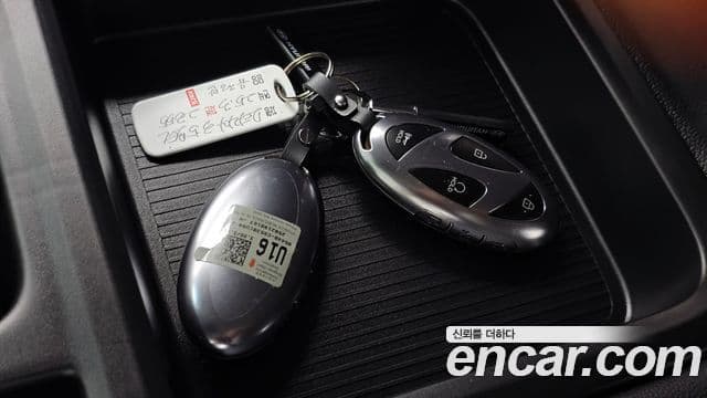 Hyundai Staria 2025 — Photo 19/35