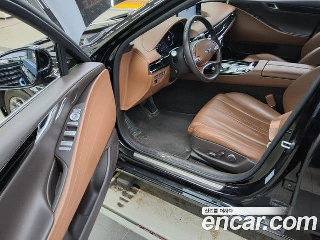 Genesis Electrified G80 2023 — фото 9 из 20