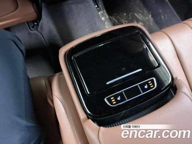 Genesis Electrified G80 2023 — фото 14 из 20