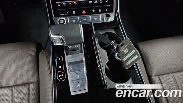 Audi A8 2023 — ფოტო 8/20