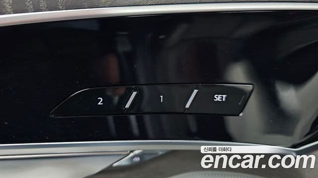 Audi A8 2023 — ფოტო 13/20