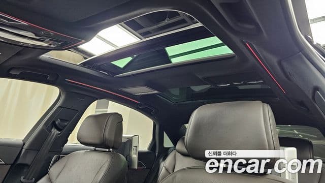 Audi A8 2023 — ფოტო 18/20