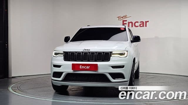Jeep Grand Cherokee 2020 — Фото 2/20