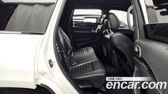 Jeep Grand Cherokee 2020 — Фото 12/20