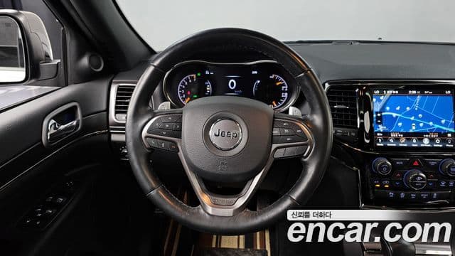 Jeep Grand Cherokee 2020 — Фото 13/20