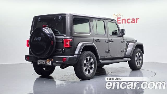 Jeep Wrangler 2019 — ფოტო 26/34