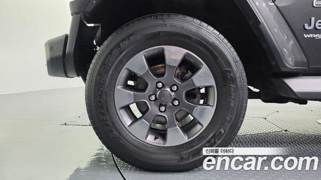 Jeep Wrangler 2019 — ფოტო 30/34