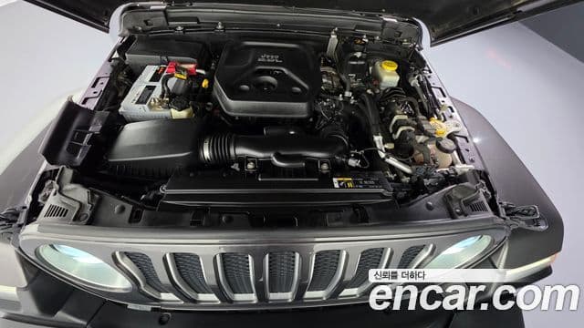 Jeep Wrangler 2019 — ფოტო 17/34