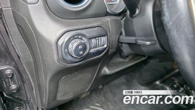 Jeep Wrangler 2019 — ფოტო 2/34