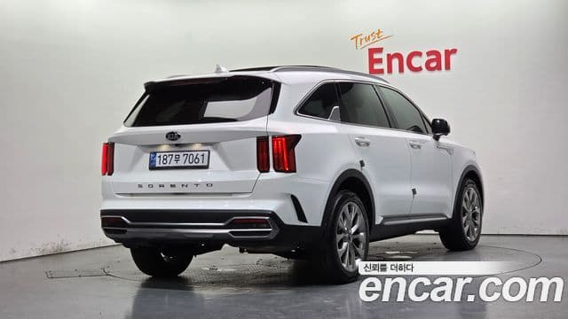 Kia Sorento 2021 — Фото 2/20