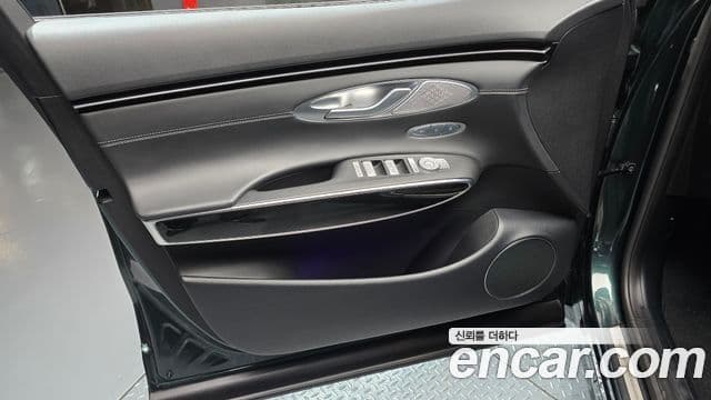 Genesis GV70 2021 — Photo 16/35