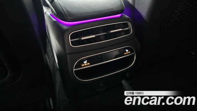 Genesis GV70 2021 — Photo 19/35