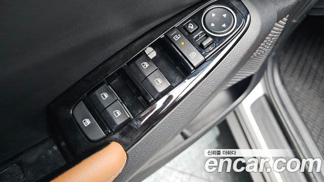 Kia Seltos 2023 — Şəkil 13/20