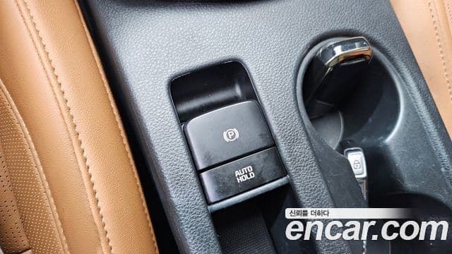 Kia Seltos 2023 — Şəkil 19/20