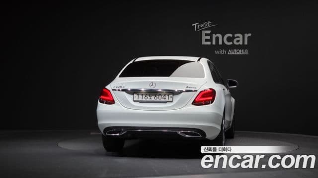 Mercedes-Benz C-Class 2020 — ფოტო 4/20