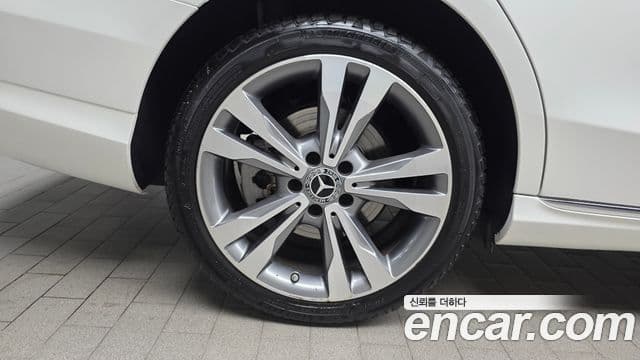 Mercedes-Benz C-Class 2020 — ფოტო 5/20