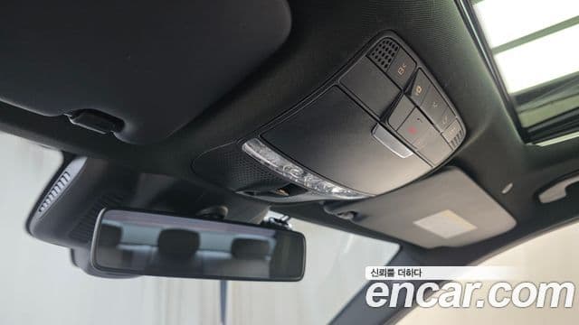 Mercedes-Benz C-Class 2020 — ფოტო 18/20