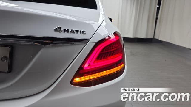 Mercedes-Benz C-Class 2020 — Photo 27/32