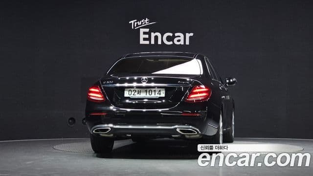 Mercedes-Benz E-Class 2018 — Фото 4/20
