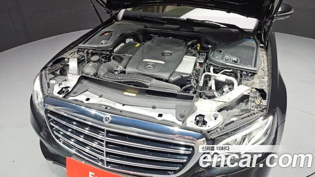 Mercedes-Benz E-Class 2018 — Фото 6/20