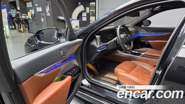 BMW i7 2023 — ფოტო 4/30
