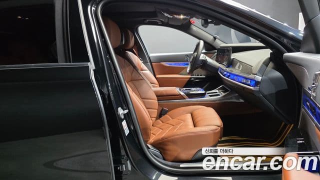 BMW i7 2023 — ფოტო 11/30