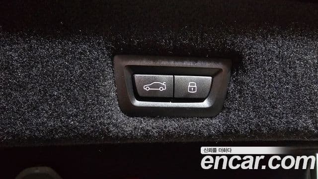 BMW i7 2023 — ფოტო 8/30