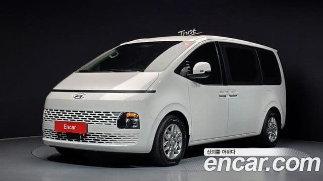 Hyundai Staria 2023 — Фото 1/20