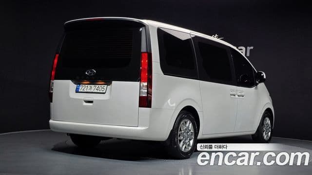 Hyundai Staria 2023 — Фото 2/20