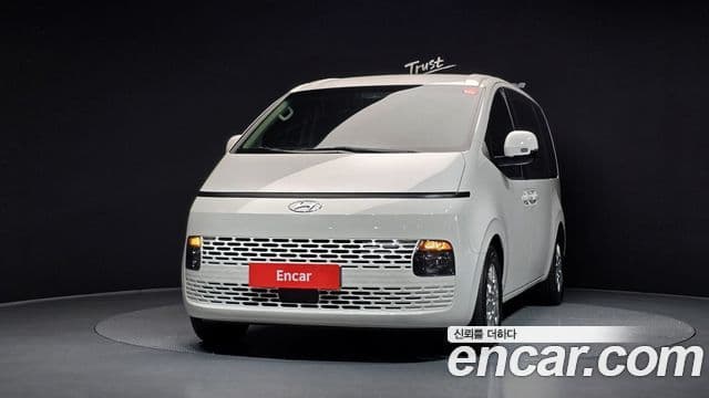 Hyundai Staria 2023 — Фото 3/20