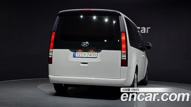 Hyundai Staria 2023 — Фото 4/20