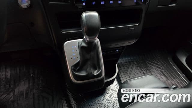 Hyundai Staria 2023 — Фото 9/20