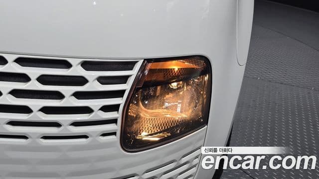 Hyundai Staria 2023 — Photo 2/31