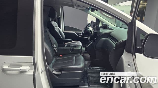 Hyundai Staria 2023 — Photo 26/31