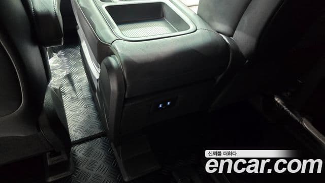 Hyundai Staria 2023 — Photo 28/31